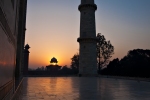 Sonnenaufgang am Taj Mahal