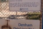 In Denham kann man Trinkwasser am Automaten tanken