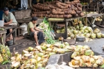 Auf einem lokalen Markt in Sulawesi