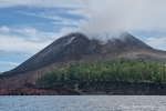 Der Anak Krakatau ist ein aktiver Vulkan, der gerade wieder vor sich hin qualmt