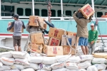 Müsam und schwer - im Lastenseglerhafen Sunda Kelapa wird ein Schiff beladen