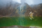 Faszinierend schöner grüner Kratersee-