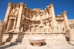 Das Nymphäum, die imposante Brunnenanlage in Jerash