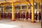 Stehen zum Essen an - Kha Khat Wain Kyaung Kloster