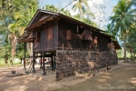 Eines der neuen Häuser im Dorf Lakkhana