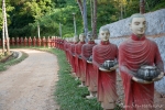 Prozession von 100 Mönchen an der Kaw Ka Thaung Höhle