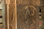 Im Inneren des Nanpaya Tempel