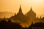 Sonnenuntergang bei den Pagoden von Bagan