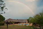 Regenbogen über der Lodge