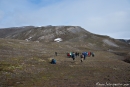Kleine Wanderung durch die arktische Tundra bei Gjertsenodden
