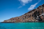 Azurblaue Bucht vor der Insel Santa Cruz