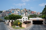 Jeder Hügel der Stadt ist bis zur Kuppe dicht bebaut - Guayaquil