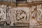 Erotische Szene an einem Tempel - Khajuraho