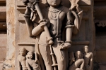 Unzählige Figuren schmücken die Tempel - Khajuraho