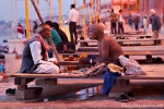 Dialog mit einem Priester - Dasashwamedh Ghat Varanasi