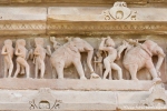 Sandsteinfiguren an einem Tempel - Khajuraho
