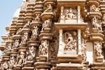 Kunstvolle Außenfassade am Duladeo-Tempel - Khajuraho