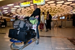 Nur unser Handgepäck - Flughafen Abu Dhabi