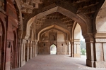 Bogengang der Bara Gumbad Moschee, Lodi Garten Delhi
