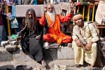Durchgeknallte Sadhus mit zwei Kobras - Amritsar