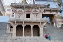 An einem Ghat in Varanasi