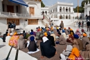 Pilger lauschen einer Predigt - Goldener Tempel, Amritsar