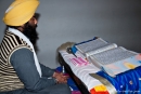 Vorleser rezitieren in einem Sprechgesang aus dem Heiligen Buch - Goldener Tempel, Amritsar